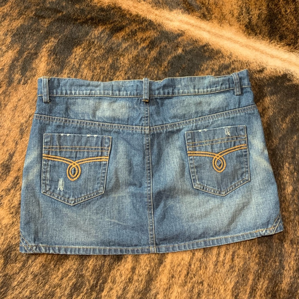 Cattlelac blues size medium denim mini skirt with small pocket - Picture 9 of 10